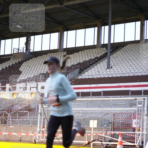07.12.2025 - St. Pauli X-Mass-Run No. 15 Patografie http://msf.ph/oto/9374817 07.12.2025 09:58:57 Ziel 655, 2529, 3147, 3345 meine-sportfotos.de