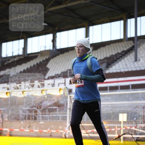 07.12.2025 - St. Pauli X-Mass-Run No. 15 Patografie http://msf.ph/oto/9374831 07.12.2025 09:59:01 Ziel 2529, 3147, 3345 meine-sportfotos.de