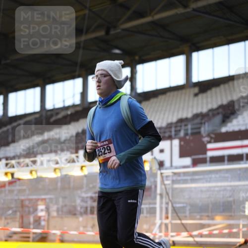 07.12.2025 - St. Pauli X-Mass-Run No. 15 Patografie http://msf.ph/oto/9374835 07.12.2025 09:59:01 Ziel 2529, 3147, 3345 meine-sportfotos.de