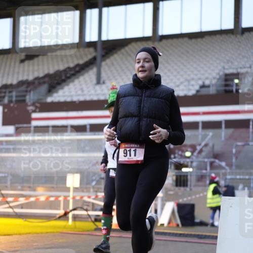 07.12.2025 - St. Pauli X-Mass-Run No. 15 Patografie http://msf.ph/oto/9374894 07.12.2025 09:59:35 Ziel 488, 910, 911, 961, 1763, 2186, 2204, 3513, 4029, 4051, 4052, 4465 meine-sportfotos.de