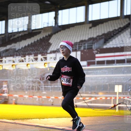 07.12.2025 - St. Pauli X-Mass-Run No. 15 Patografie http://msf.ph/oto/9374900 07.12.2025 09:59:40 Ziel 488, 910, 911, 934, 961, 1112, 1763, 2186, 2729, 2964, 3513, 4051, 4052, 4465 meine-sportfotos.de