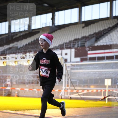 07.12.2025 - St. Pauli X-Mass-Run No. 15 Patografie http://msf.ph/oto/9374902 07.12.2025 09:59:40 Ziel 488, 910, 911, 934, 961, 1112, 1763, 2186, 2729, 2964, 3513, 4051, 4052, 4465 meine-sportfotos.de