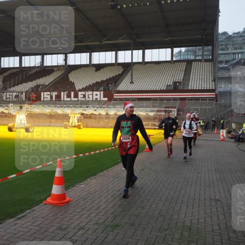 07.12.2025 - St. Pauli X-Mass-Run No. 15 Fabian Wolf http://msf.ph/oto/9374969 07.12.2025 10:02:35 Ziel 63, 304, 1105, 1828, 1829, 2510, 2514, 2604, 2908 meine-sportfotos.de