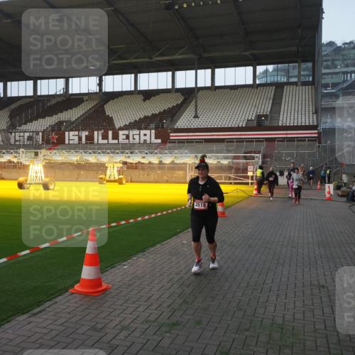 07.12.2025 - St. Pauli X-Mass-Run No. 15 Fabian Wolf http://msf.ph/oto/9375004 07.12.2025 10:02:49 Ziel 885, 918, 1314, 2510, 2514, 2780, 2781, 2908, 3284, 3518, 3892 meine-sportfotos.de