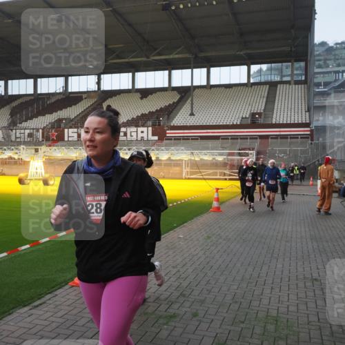 07.12.2025 - St. Pauli X-Mass-Run No. 15 Fabian Wolf http://msf.ph/oto/9375022 07.12.2025 10:02:56 Ziel 442, 443, 885, 918, 936, 943, 1314, 2505, 2780, 2781, 3284, 3417, 3518, 3892 meine-sportfotos.de