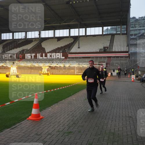 07.12.2025 - St. Pauli X-Mass-Run No. 15 Fabian Wolf http://msf.ph/oto/9375047 07.12.2025 10:03:03 Ziel 177, 442, 443, 885, 918, 936, 943, 956, 1118, 1314, 2505, 3284, 3417 meine-sportfotos.de