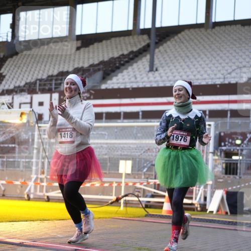 07.12.2025 - St. Pauli X-Mass-Run No. 15 Patografie http://msf.ph/oto/9375148 07.12.2025 10:00:26 Ziel 855, 1418, 1976, 3336 meine-sportfotos.de