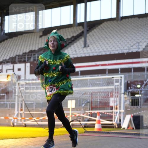 07.12.2025 - St. Pauli X-Mass-Run No. 15 Patografie http://msf.ph/oto/9375171 07.12.2025 10:00:49 Ziel 1050, 2378, 3084 meine-sportfotos.de