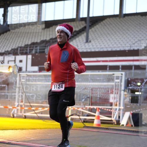 07.12.2025 - St. Pauli X-Mass-Run No. 15 Patografie http://msf.ph/oto/9375206 07.12.2025 10:01:18 Ziel 118, 393, 780, 783, 801, 1124, 1294, 1760, 1887, 1892, 2528 meine-sportfotos.de