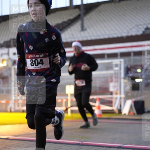 07.12.2025 - St. Pauli X-Mass-Run No. 15 Patografie http://msf.ph/oto/9375225 07.12.2025 10:01:26 Ziel 118, 393, 780, 783, 804, 1124, 1294, 1760, 3187, 3580, 3582, 3629, 3878 meine-sportfotos.de