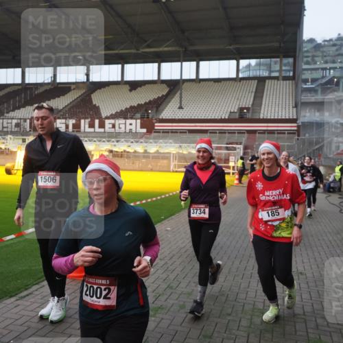 07.12.2025 - St. Pauli X-Mass-Run No. 15 Fabian Wolf http://msf.ph/oto/9375226 07.12.2025 10:03:44 Ziel 185, 213, 214, 358, 399, 940, 984, 1023, 1263, 1264, 1307, 1394, 1425, 1506, 1888, 2002, 2366, 2380, 3334, 3734, 4660, 4667, 4679, 4680 meine-sportfotos.de