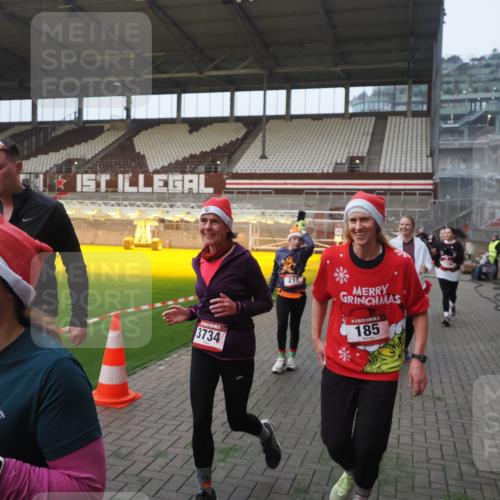 07.12.2025 - St. Pauli X-Mass-Run No. 15 Fabian Wolf http://msf.ph/oto/9375230 07.12.2025 10:03:45 Ziel 185, 213, 214, 358, 399, 940, 984, 1023, 1263, 1264, 1307, 1394, 1425, 1506, 1888, 2002, 2366, 2380, 3334, 3734, 4660, 4667, 4679, 4680 meine-sportfotos.de