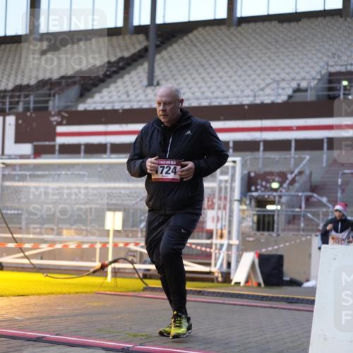 07.12.2025 - St. Pauli X-Mass-Run No. 15 Patografie http://msf.ph/oto/9375239 07.12.2025 10:01:33 Ziel 118, 393, 804, 959, 1124, 1294, 1724, 1760, 1859, 2167, 2681, 3187, 3580, 3582, 3629, 3878 meine-sportfotos.de