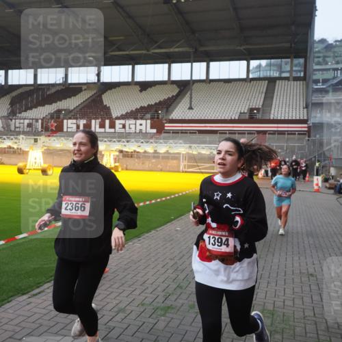 07.12.2025 - St. Pauli X-Mass-Run No. 15 Fabian Wolf http://msf.ph/oto/9375249 07.12.2025 10:03:48 Ziel 185, 213, 214, 399, 940, 1023, 1263, 1264, 1307, 1394, 1425, 1506, 2002, 2366, 2380, 3334, 3337, 3734, 4151, 4660, 4667, 4679, 4680 meine-sportfotos.de
