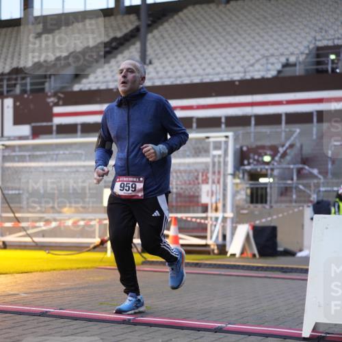 07.12.2025 - St. Pauli X-Mass-Run No. 15 Patografie http://msf.ph/oto/9375255 07.12.2025 10:01:38 Ziel 118, 393, 804, 959, 1724, 1859, 2167, 2681, 3187, 3580, 3582, 3629, 3878 meine-sportfotos.de