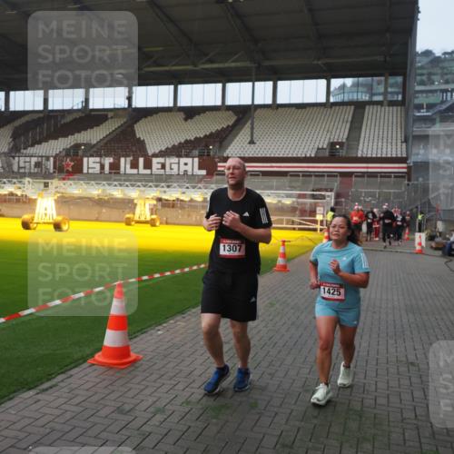 07.12.2025 - St. Pauli X-Mass-Run No. 15 Fabian Wolf http://msf.ph/oto/9375256 07.12.2025 10:03:49 Ziel 185, 213, 214, 399, 940, 1023, 1263, 1264, 1307, 1394, 1425, 1506, 2002, 2366, 2380, 3334, 3337, 3519, 3734, 4151, 4660, 4667, 4679, 4680 meine-sportfotos.de