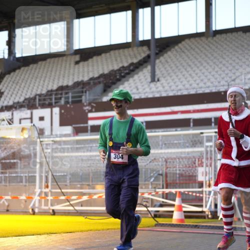 07.12.2025 - St. Pauli X-Mass-Run No. 15 Patografie http://msf.ph/oto/9375285 07.12.2025 10:02:17 Ziel 63, 304, 1828, 1829, 1934, 2604, 2923, 3944 meine-sportfotos.de