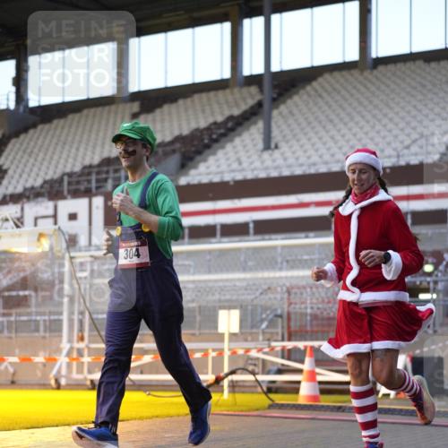 07.12.2025 - St. Pauli X-Mass-Run No. 15 Patografie http://msf.ph/oto/9375289 07.12.2025 10:02:17 Ziel 63, 304, 1828, 1829, 1934, 2604, 2923, 3944 meine-sportfotos.de