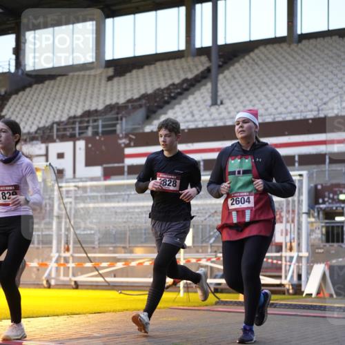 07.12.2025 - St. Pauli X-Mass-Run No. 15 Patografie http://msf.ph/oto/9375297 07.12.2025 10:02:20 Ziel 63, 304, 1105, 1828, 1829, 1934, 2604, 2923, 3944 meine-sportfotos.de