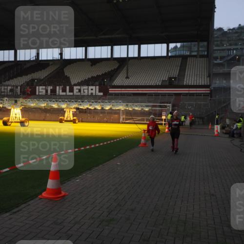 07.12.2025 - St. Pauli X-Mass-Run No. 15 Fabian Wolf http://msf.ph/oto/9375333 07.12.2025 10:04:03 Ziel 626, 628, 709, 1027, 1028, 1906, 2110, 2112, 3198, 3337, 3340, 3359, 3519, 4151 meine-sportfotos.de