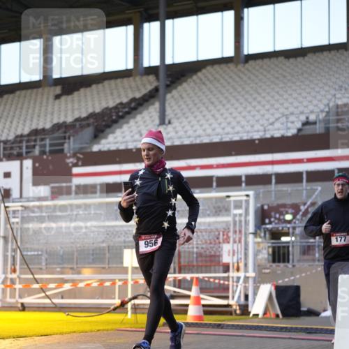 07.12.2025 - St. Pauli X-Mass-Run No. 15 Patografie http://msf.ph/oto/9375365 07.12.2025 10:02:57 Ziel 177, 442, 443, 885, 918, 936, 943, 956, 1314, 2505, 3284, 3417, 3518 meine-sportfotos.de