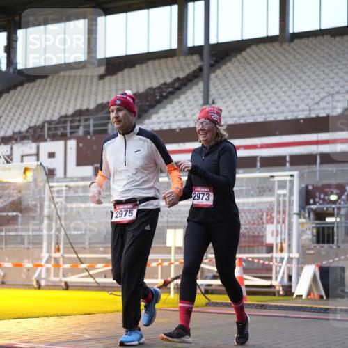 07.12.2025 - St. Pauli X-Mass-Run No. 15 Patografie http://msf.ph/oto/9375399 07.12.2025 10:03:15 Ziel 460, 963, 965, 1118, 1484, 1486, 1594, 2682, 2973, 2975 meine-sportfotos.de