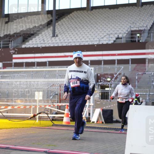 07.12.2025 - St. Pauli X-Mass-Run No. 15 Patografie http://msf.ph/oto/9375413 07.12.2025 10:03:24 Ziel 358, 460, 965, 984, 1023, 1484, 1486, 1888, 2682, 2973, 2975, 4193, 4239 meine-sportfotos.de