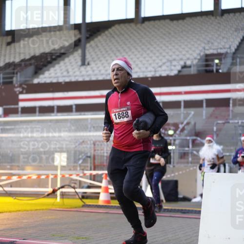 07.12.2025 - St. Pauli X-Mass-Run No. 15 Patografie http://msf.ph/oto/9375432 07.12.2025 10:03:27 Ziel 214, 358, 940, 984, 1023, 1263, 1264, 1484, 1486, 1506, 1888, 2973, 2975, 3334, 4193, 4239, 4660, 4667, 4679, 4680 meine-sportfotos.de