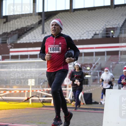 07.12.2025 - St. Pauli X-Mass-Run No. 15 Patografie http://msf.ph/oto/9375437 07.12.2025 10:03:27 Ziel 214, 358, 940, 984, 1023, 1263, 1264, 1484, 1486, 1506, 1888, 2973, 2975, 3334, 4193, 4239, 4660, 4667, 4679, 4680 meine-sportfotos.de