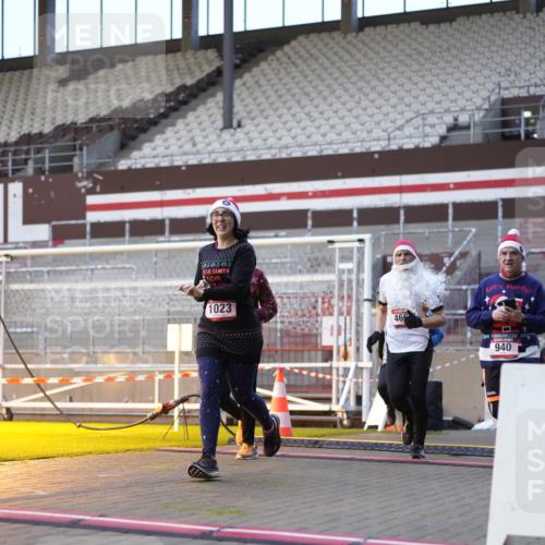 07.12.2025 - St. Pauli X-Mass-Run No. 15 Patografie http://msf.ph/oto/9375442 07.12.2025 10:03:28 Ziel 214, 358, 940, 984, 1023, 1263, 1264, 1484, 1486, 1506, 1888, 2380, 2973, 2975, 3334, 4193, 4239, 4660, 4667, 4679, 4680 meine-sportfotos.de