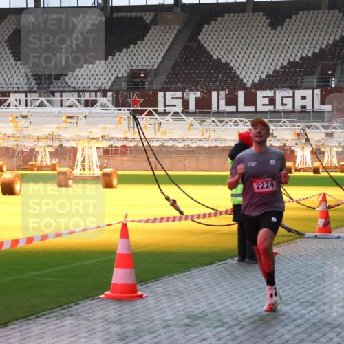 07.12.2025 - St. Pauli X-Mass-Run No. 15 Luisa Fischer http://msf.ph/oto/9375448 07.12.2025 09:51:13 Ziel 2224, 615, 2224 meine-sportfotos.de