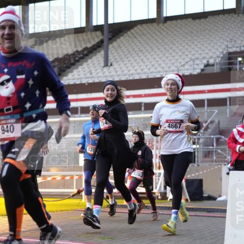 07.12.2025 - St. Pauli X-Mass-Run No. 15 Patografie http://msf.ph/oto/9375468 07.12.2025 10:03:30 Ziel 213, 214, 358, 940, 984, 1023, 1263, 1264, 1484, 1486, 1506, 1888, 2002, 2380, 3334, 4193, 4239, 4660, 4667, 4679, 4680 meine-sportfotos.de