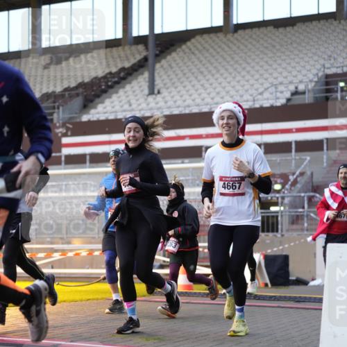 07.12.2025 - St. Pauli X-Mass-Run No. 15 Patografie http://msf.ph/oto/9375473 07.12.2025 10:03:30 Ziel 213, 214, 358, 940, 984, 1023, 1263, 1264, 1484, 1486, 1506, 1888, 2002, 2380, 3334, 4193, 4239, 4660, 4667, 4679, 4680 meine-sportfotos.de