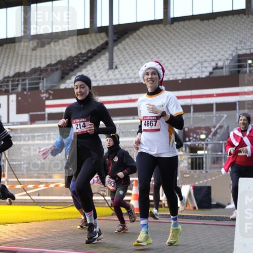 07.12.2025 - St. Pauli X-Mass-Run No. 15 Patografie http://msf.ph/oto/9375478 07.12.2025 10:03:31 Ziel 213, 214, 358, 940, 984, 1023, 1263, 1264, 1484, 1486, 1506, 1888, 2002, 2380, 3334, 4193, 4239, 4660, 4667, 4679, 4680 meine-sportfotos.de