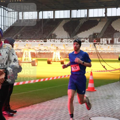 07.12.2025 - St. Pauli X-Mass-Run No. 15 Luisa Fischer http://msf.ph/oto/9375482 07.12.2025 09:51:36 Ziel 1759, 1, 4273, 13, 125, 13, 615, 1258, 2030, 2135, 2224, 2646, 3110, 4273 meine-sportfotos.de