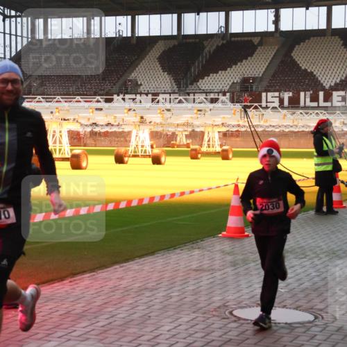 07.12.2025 - St. Pauli X-Mass-Run No. 15 Luisa Fischer http://msf.ph/oto/9375502 07.12.2025 09:51:40 Ziel 3110, 2030, 13, 615, 1258, 2030, 2135, 2224, 2646, 3110, 4273 meine-sportfotos.de