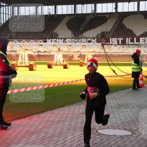 07.12.2025 - St. Pauli X-Mass-Run No. 15 Luisa Fischer http://msf.ph/oto/9375504 07.12.2025 09:51:40 Ziel 2030, 13, 615, 1258, 2030, 2135, 2224, 2646, 3110, 4273 meine-sportfotos.de