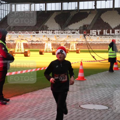 07.12.2025 - St. Pauli X-Mass-Run No. 15 Luisa Fischer http://msf.ph/oto/9375505 07.12.2025 09:51:40 Ziel 030, 13, 615, 1258, 2030, 2135, 2224, 2646, 3110, 4273 meine-sportfotos.de