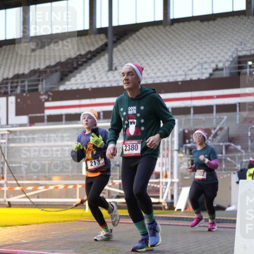 07.12.2025 - St. Pauli X-Mass-Run No. 15 Patografie http://msf.ph/oto/9375506 07.12.2025 10:03:33 Ziel 185, 213, 214, 358, 940, 984, 1023, 1263, 1264, 1484, 1486, 1506, 1888, 2002, 2366, 2380, 3334, 3734, 4193, 4239, 4660, 4667, 4679, 4680 meine-sportfotos.de