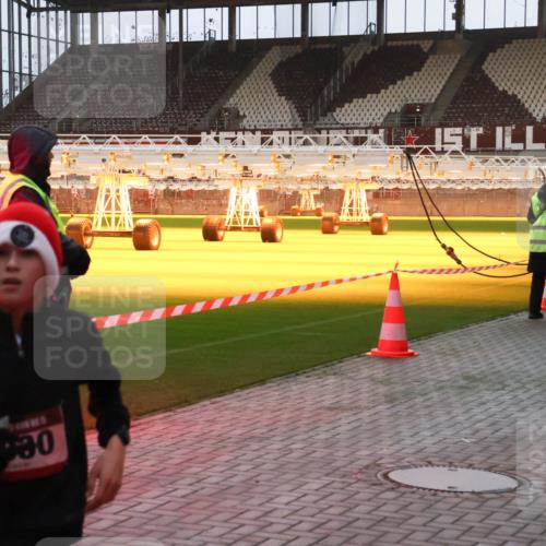 07.12.2025 - St. Pauli X-Mass-Run No. 15 Luisa Fischer http://msf.ph/oto/9375508 07.12.2025 09:51:41 Ziel 30, 13, 615, 1258, 1893, 2030, 2135, 2224, 2646, 3110, 4273 meine-sportfotos.de