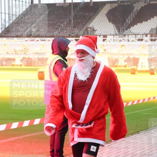 07.12.2025 - St. Pauli X-Mass-Run No. 15 Luisa Fischer http://msf.ph/oto/9375528 07.12.2025 09:52:35 Ziel 2494, 154, 1296, 2034, 2178, 2494 meine-sportfotos.de