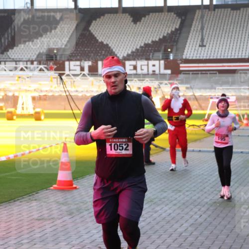07.12.2025 - St. Pauli X-Mass-Run No. 15 Luisa Fischer http://msf.ph/oto/9375559 07.12.2025 09:52:54 Ziel 15, 1052, 195, 154, 195, 1052, 1296, 2034 meine-sportfotos.de