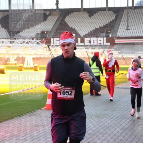 07.12.2025 - St. Pauli X-Mass-Run No. 15 Luisa Fischer http://msf.ph/oto/9375561 07.12.2025 09:52:55 Ziel 15, 1052, 195, 154, 195, 1052, 1296, 2034 meine-sportfotos.de