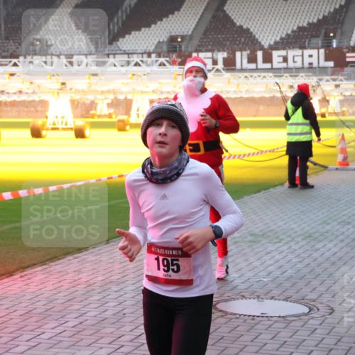 07.12.2025 - St. Pauli X-Mass-Run No. 15 Luisa Fischer http://msf.ph/oto/9375575 07.12.2025 09:52:58 Ziel 15, 195, 154, 195, 1052, 1241, 1296, 2034 meine-sportfotos.de