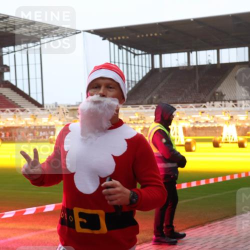 07.12.2025 - St. Pauli X-Mass-Run No. 15 Luisa Fischer http://msf.ph/oto/9375584 07.12.2025 09:53:00 Ziel 000, 154, 195, 1052, 1241, 1296, 2034 meine-sportfotos.de