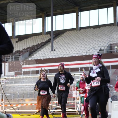 07.12.2025 - St. Pauli X-Mass-Run No. 15 Patografie http://msf.ph/oto/9375602 07.12.2025 10:03:49 Ziel 185, 213, 399, 626, 628, 709, 1027, 1028, 1307, 1394, 1425, 1906, 2002, 2110, 2112, 2366, 3198, 3337, 3340, 3359, 3519, 3734, 4151 meine-sportfotos.de