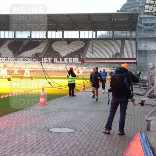 07.12.2025 - St. Pauli X-Mass-Run No. 15 Luisa Fischer http://msf.ph/oto/9375603 07.12.2025 09:53:16 Ziel 1474, 154, 195, 518, 937, 1052, 1241, 1296, 1874, 2034 meine-sportfotos.de