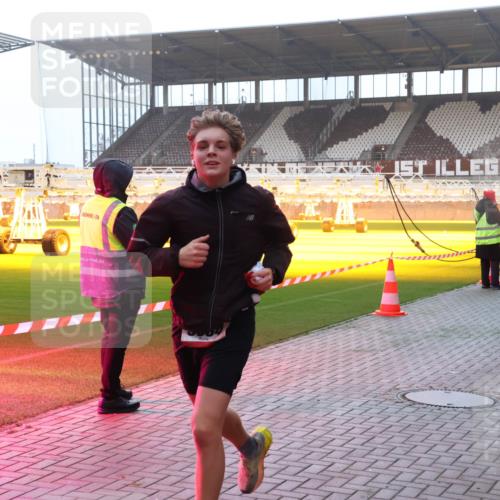 07.12.2025 - St. Pauli X-Mass-Run No. 15 Luisa Fischer http://msf.ph/oto/9375659 07.12.2025 09:53:34 Ziel 518, 937, 1241, 1874, 3684 meine-sportfotos.de