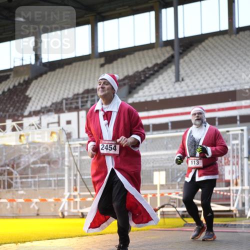 07.12.2025 - St. Pauli X-Mass-Run No. 15 Patografie http://msf.ph/oto/9375691 07.12.2025 10:04:11 Ziel 113, 1291, 1302, 1712, 1738, 2454, 3188 meine-sportfotos.de