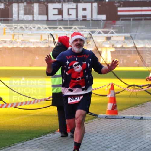 07.12.2025 - St. Pauli X-Mass-Run No. 15 Luisa Fischer http://msf.ph/oto/9375701 07.12.2025 09:54:17 Ziel 0, 2651, 96, 115, 1598, 2651, 4050, 4061, 4062 meine-sportfotos.de